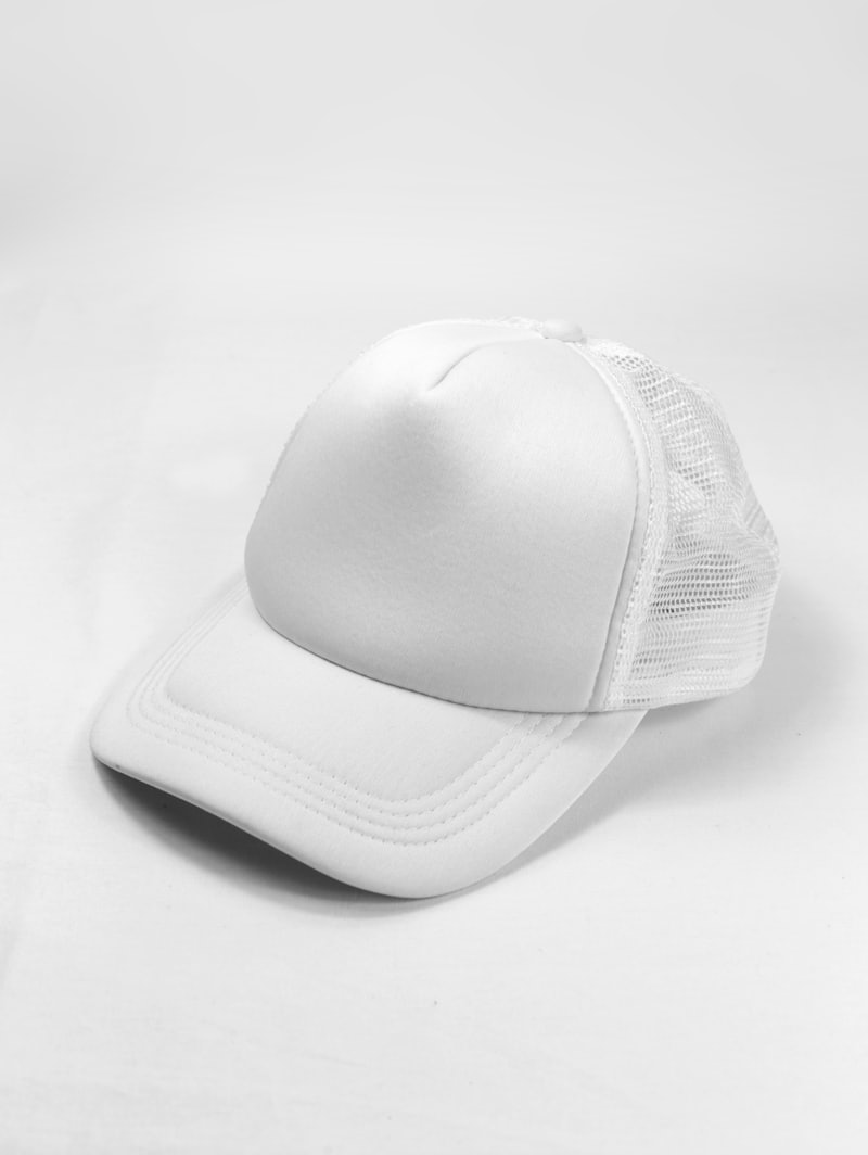A baseball cap