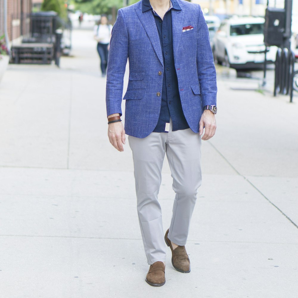 Old money outfit: navy blazer and grey trousers