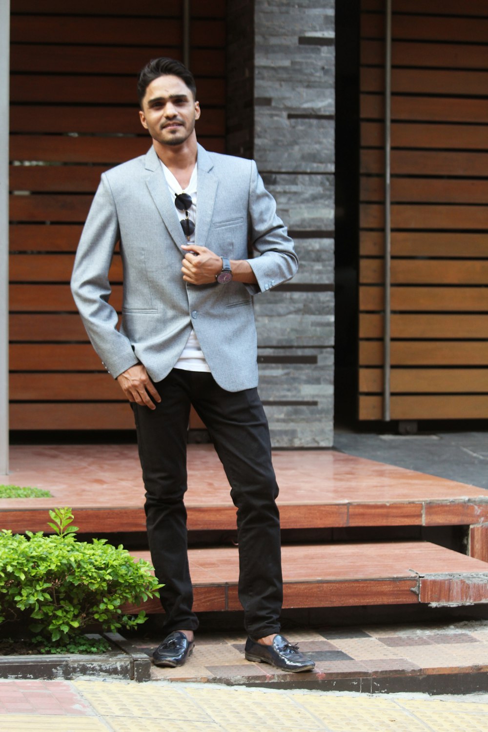 Intermediate smart casual outfit
